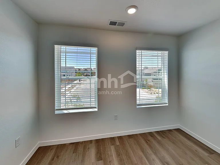 26199 E Calhoun Cir — Photo 17