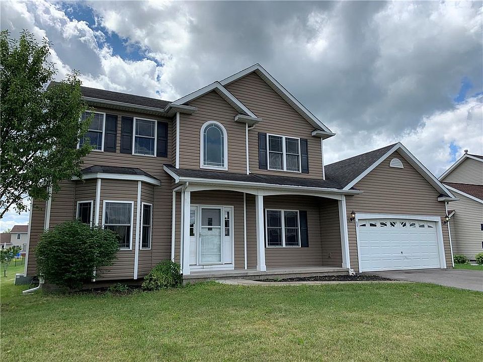 1st image of 60 Bolton Trl