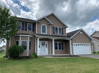 60 Bolton Trl, North Chili, NY 14514