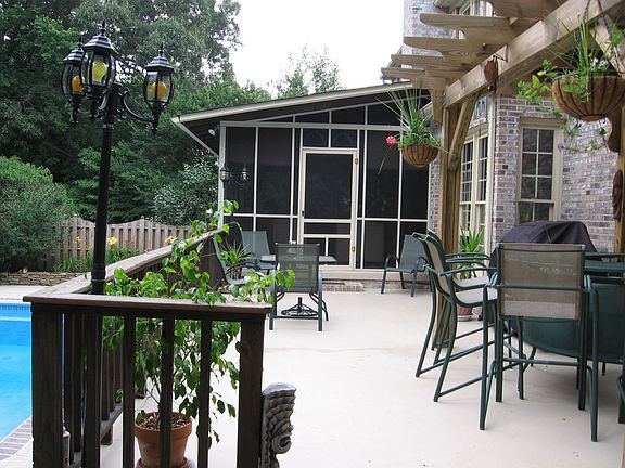5th image of 708 Woodchase Dr