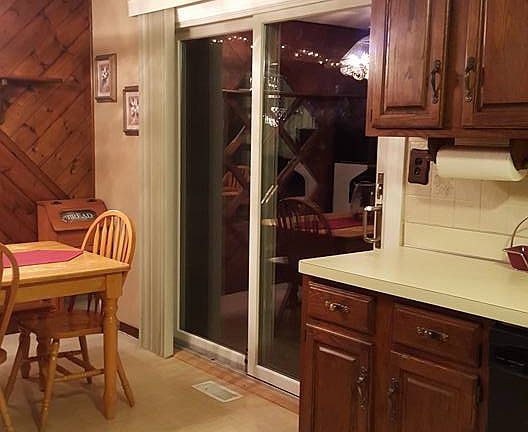 5th image of 51 Chapel Glen Dr