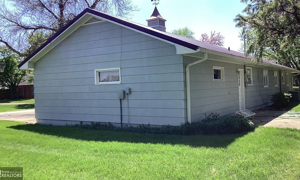 207 Cedar Ave W, Swea City, IA 50590 Zillow