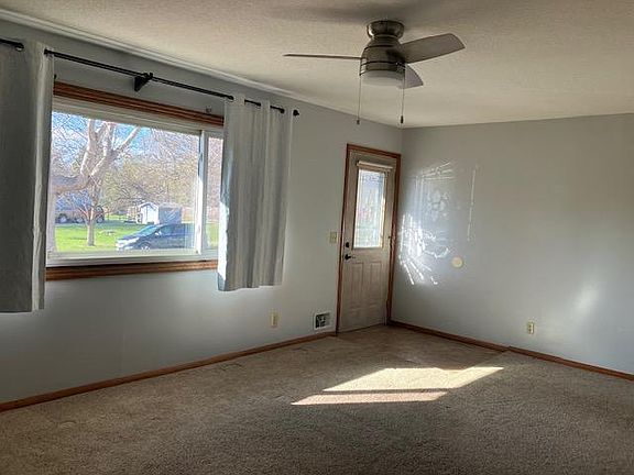 3rd image of 13859 Northwood Dr NW