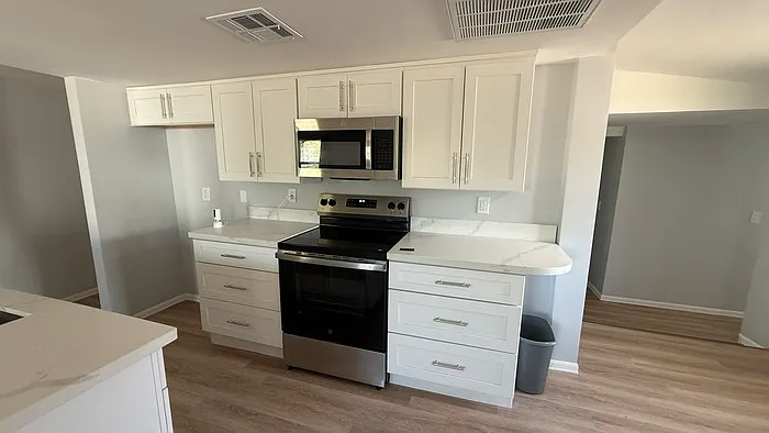 3 bed, 3.0 bath, 1354 sqft, $2,195 — Photo 3