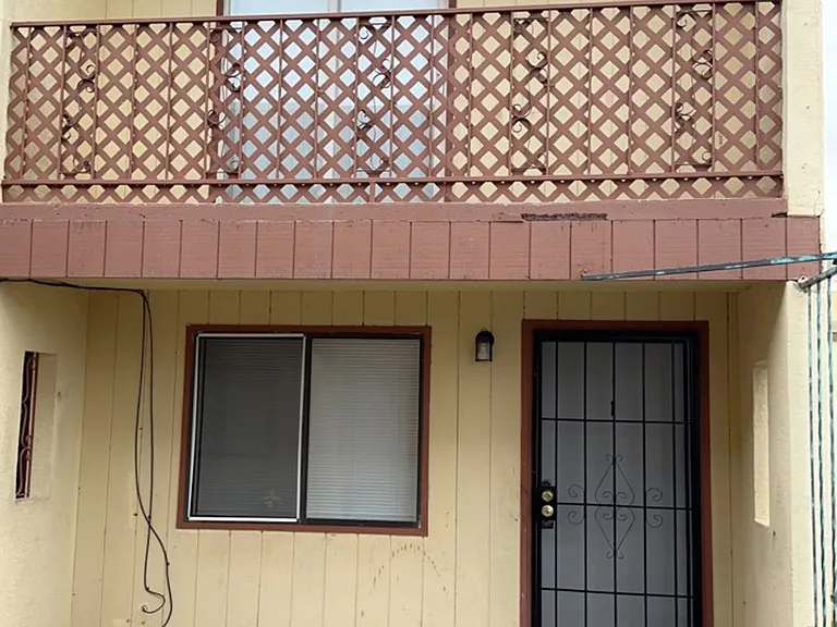 Spacious Townhomes near Fairgrounds — Photo 26