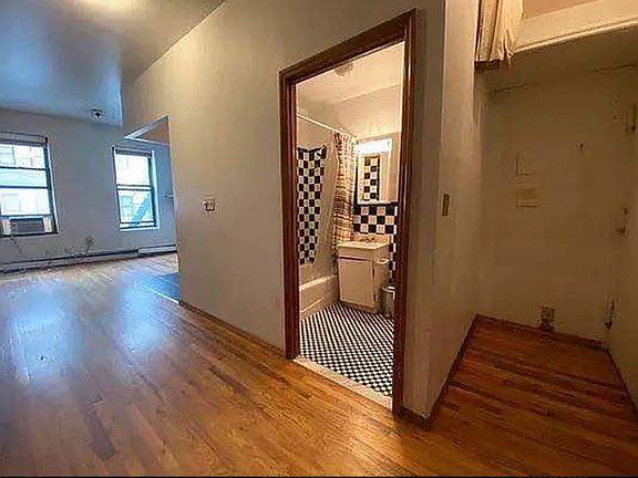 3rd image of 161 Rivington St APT 2B