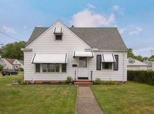 31421 Willowick Dr, Eastlake, OH 44095
