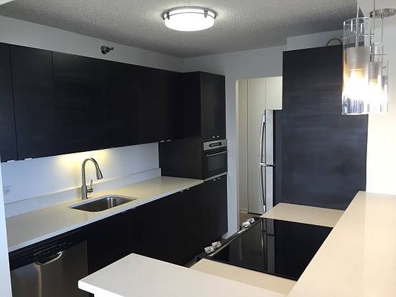5th image of 1144 N Dearborn St #3309