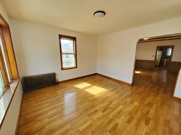 6 Cross St, Woburn, MA 01801