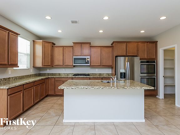 4th image of 2451 W Arroyo Way