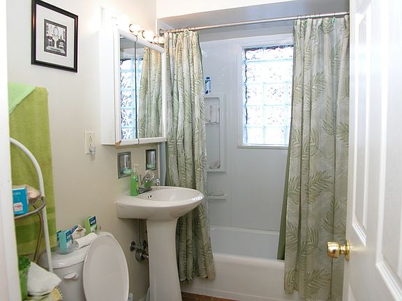 4th image of 12826 Elm St