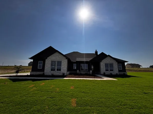 153 Big Sky Rd, Decatur, TX 76234