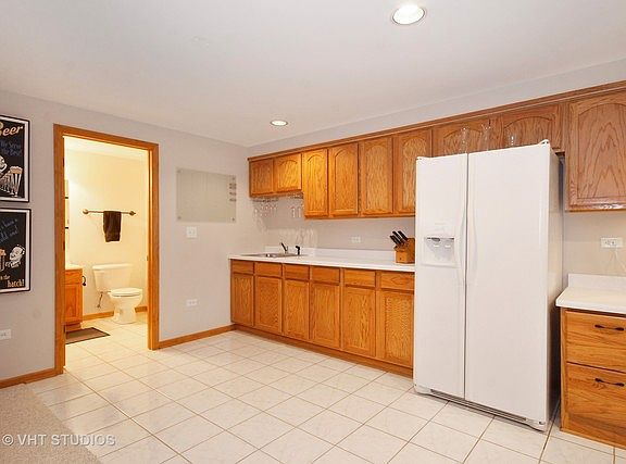 5th image of 18124 Lake Shore Dr #0