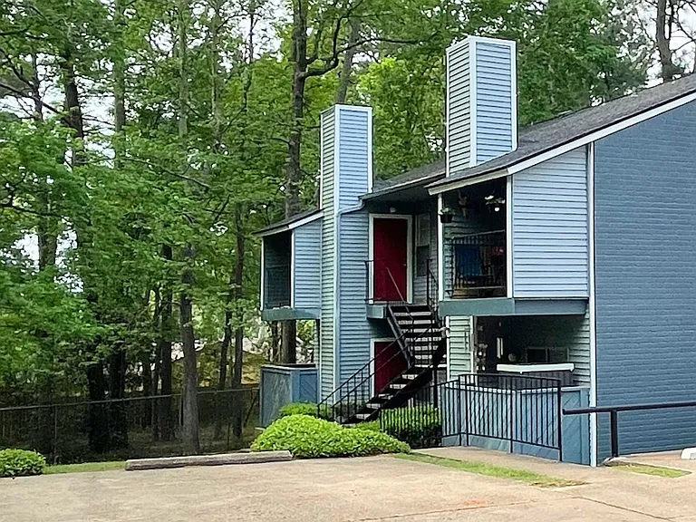 411 Hickory Dr #7 — Photo 4