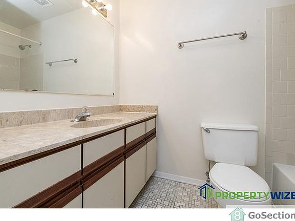 5th image of 747 Wilton Farm Dr #1