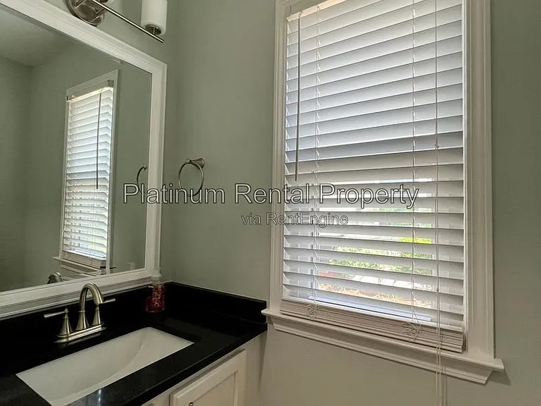 2813 Priestcliff Dr SE — Photo 15