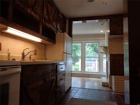 5th image of 2815 Arnold Ave