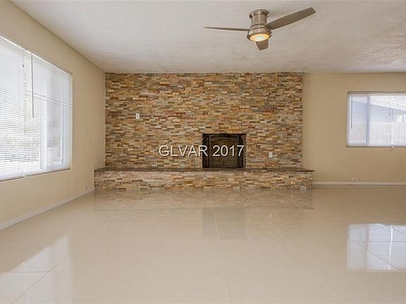 3rd image of 3012 Ferndale St