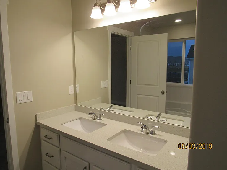 12768 S Ashington Ln — Photo 15