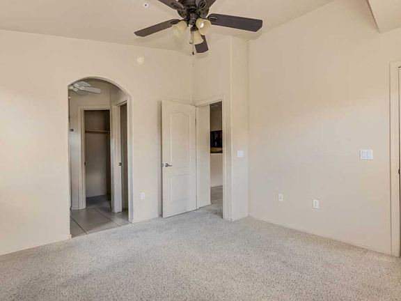 4th image of 18250 N 32nd St Unit 1037