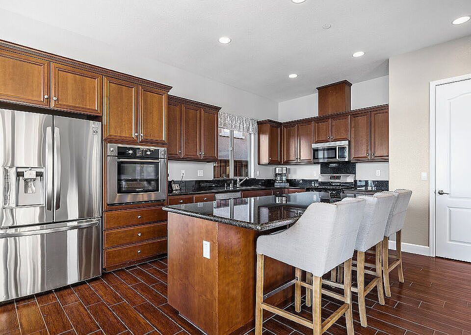 2nd image of 4012 Chiavari Way