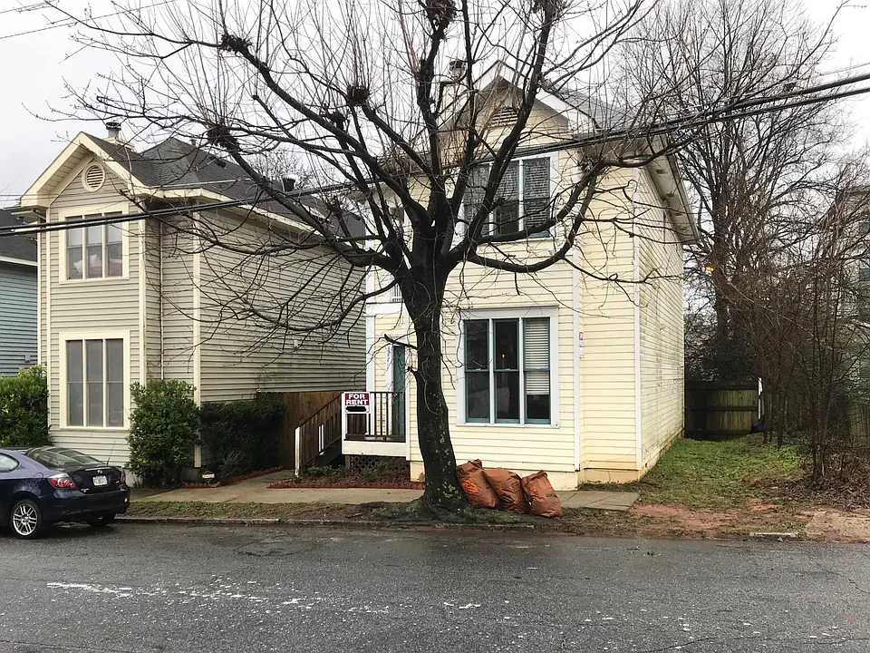 307 Grant St SE