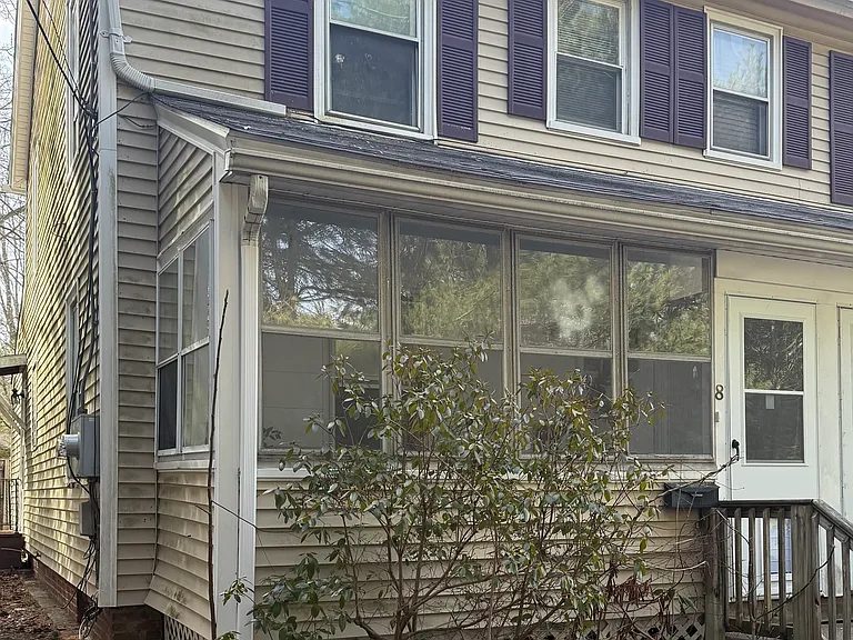8 Rogers Pl — Photo 3