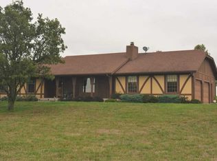 8646 SE Berryton Rd, Berryton, KS 66409