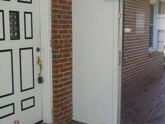 2nd image of 1606 E Fisher St