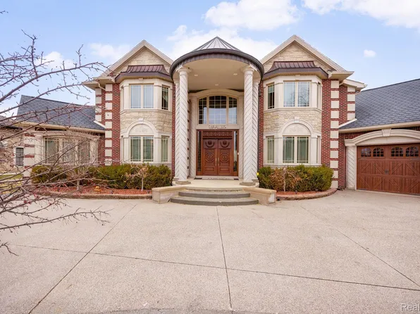 6616 Fairwood Dr, Dearborn Heights, MI 48127