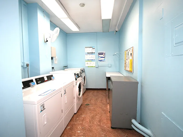 300 Winston Dr #L05 — Photo 12