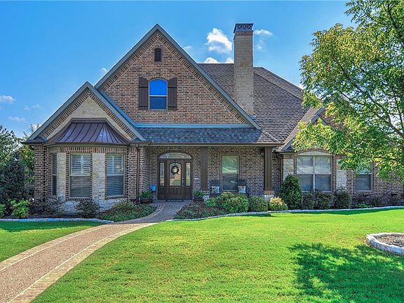 3rd image of 2509 Sedalia Cir