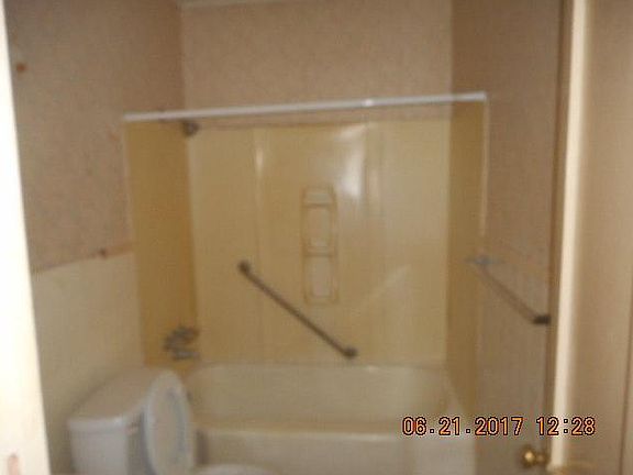 3rd image of 525 W 75th St