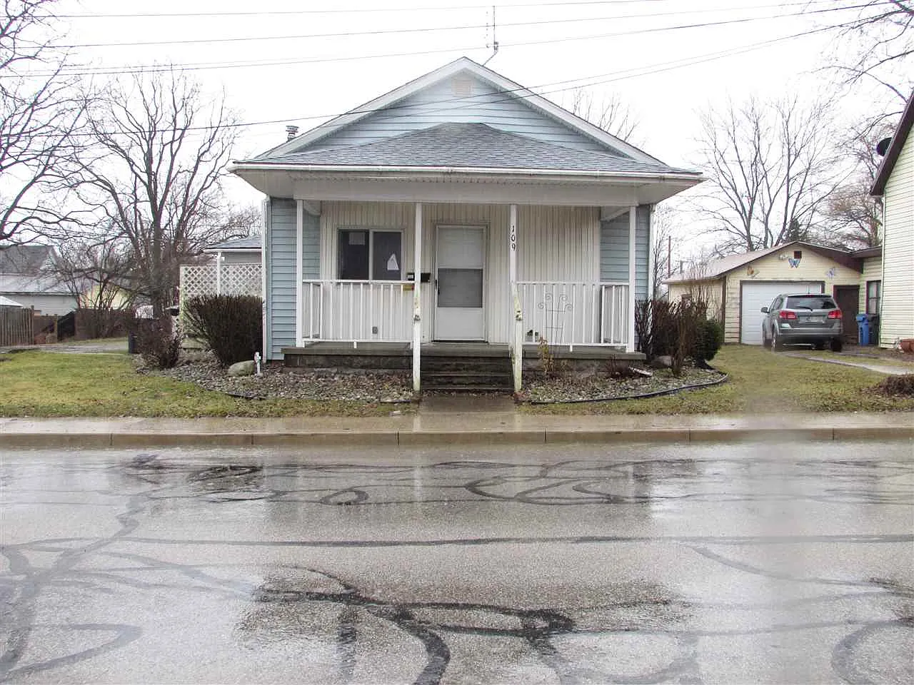 109 W North St photo 1