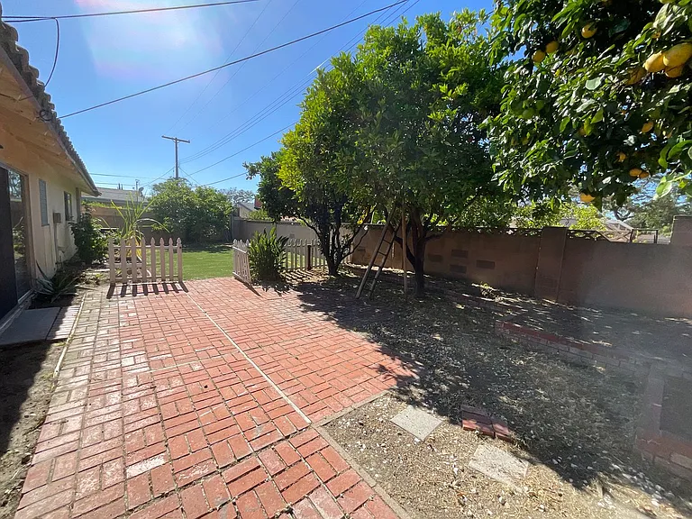 2539 E Seville Ave — Photo 23