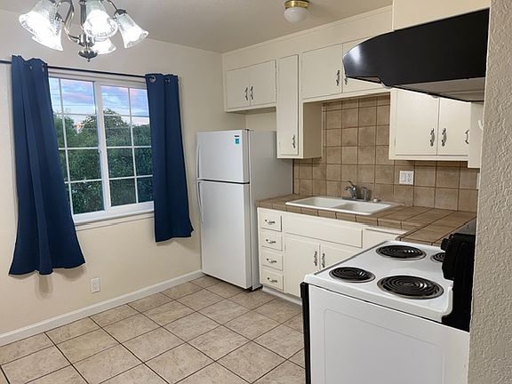 5th image of 513 Northlake Dr APT 3