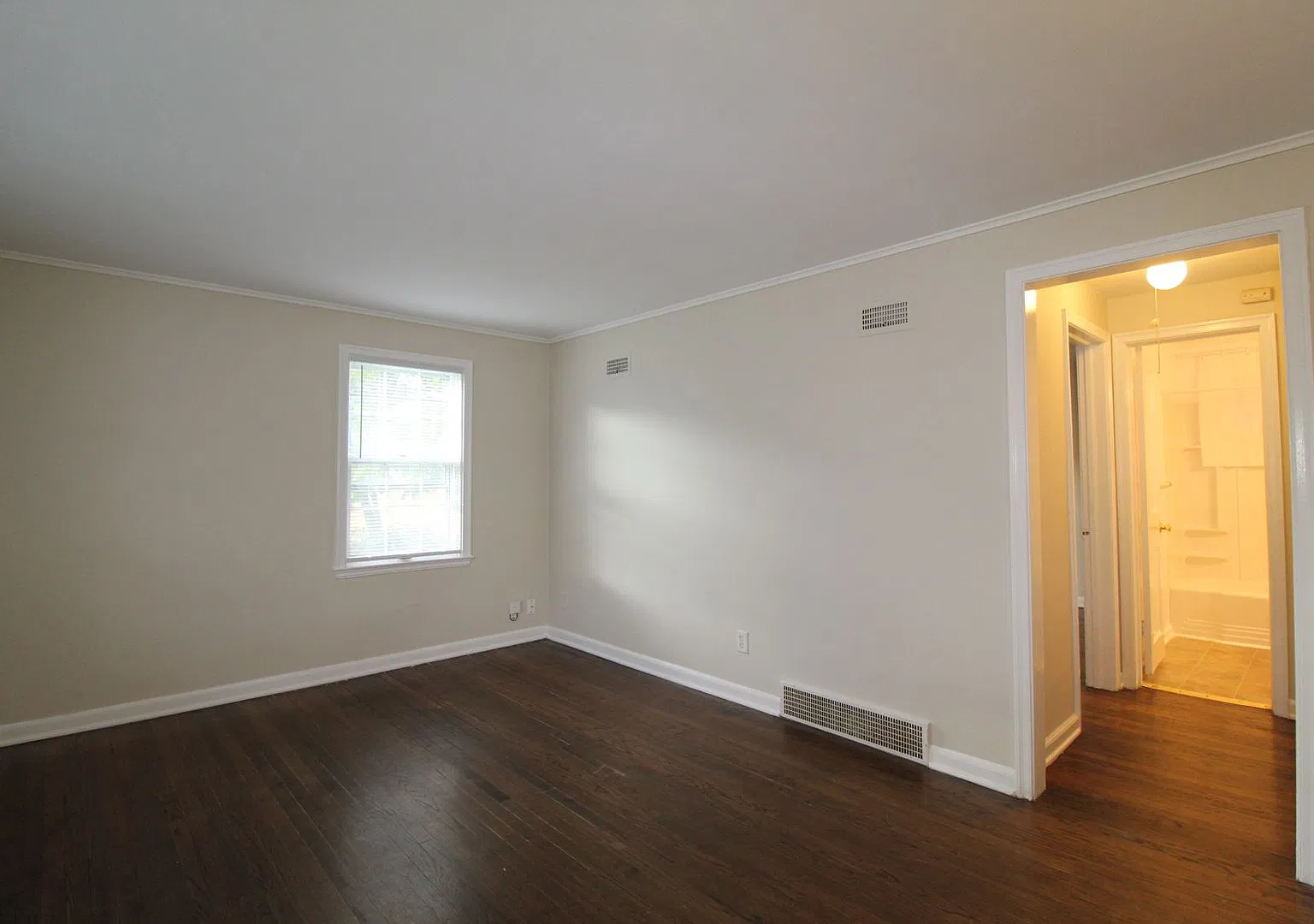 1 Bedroom 1 Bath Duplex in Navy Hill Area in Olathe — Photo 2