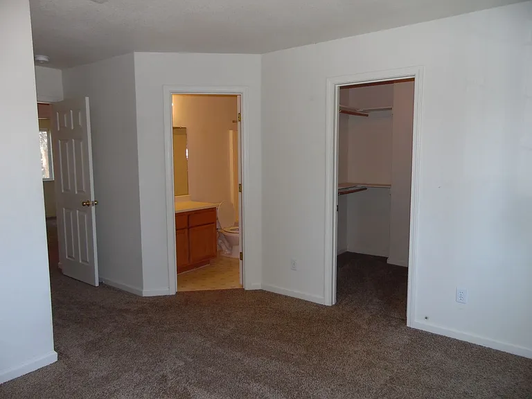 4012 Wimbledon Dr — Photo 9