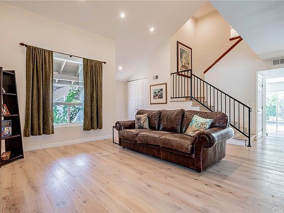 5th image of 23106 Berdon St