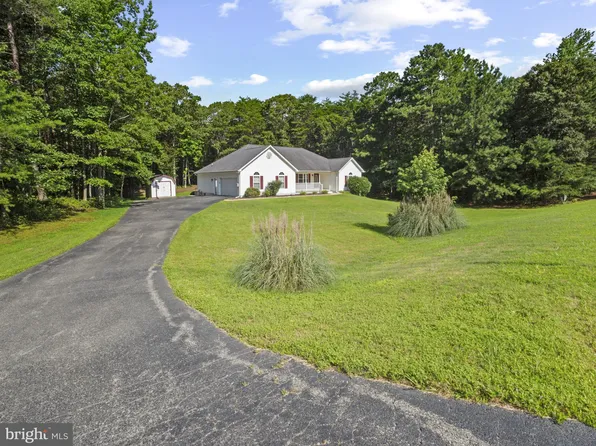 23293 Nicholson St, Hollywood, MD 20636
