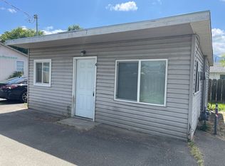 231 Maple St #4, Riddle, OR 97469