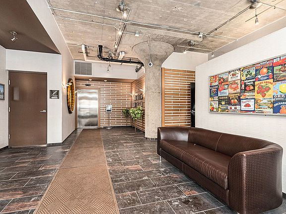 3rd image of 1151 W 14th Pl Unit 242