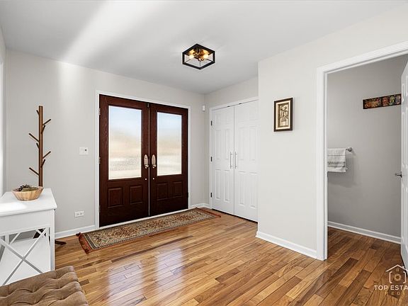 3rd image of 2830 Lexington Ln