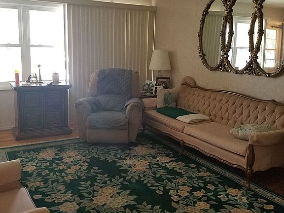 2nd image of 275 Tampa Ave
