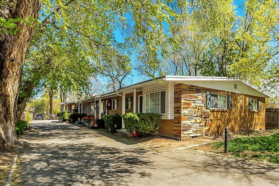 2 bed, 1200 sqft, $1,600 — Photo 1