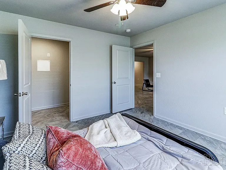 Pine Ridge Luxury Apartments — Photo 4