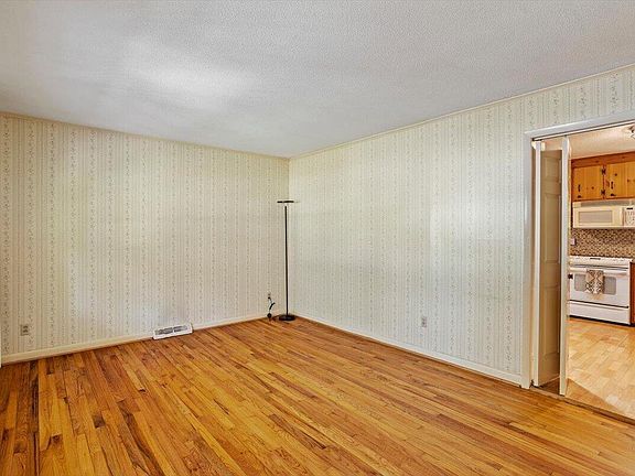 4th image of 1314 Carpenter Fletcher Rd