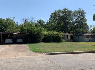 932 Troy Ct, River Oaks, TX 76114