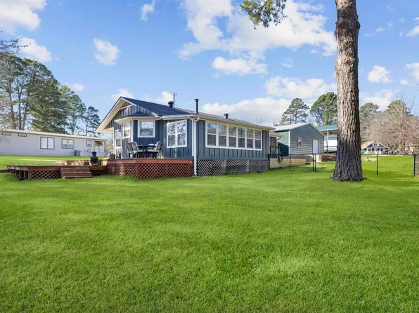 21972 Highpoint Dr, Frankston, TX 75763