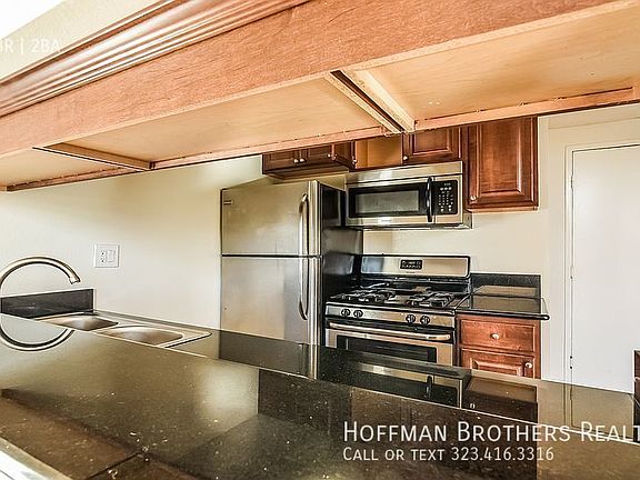 4th image of 125 N Doheny Dr APT 403